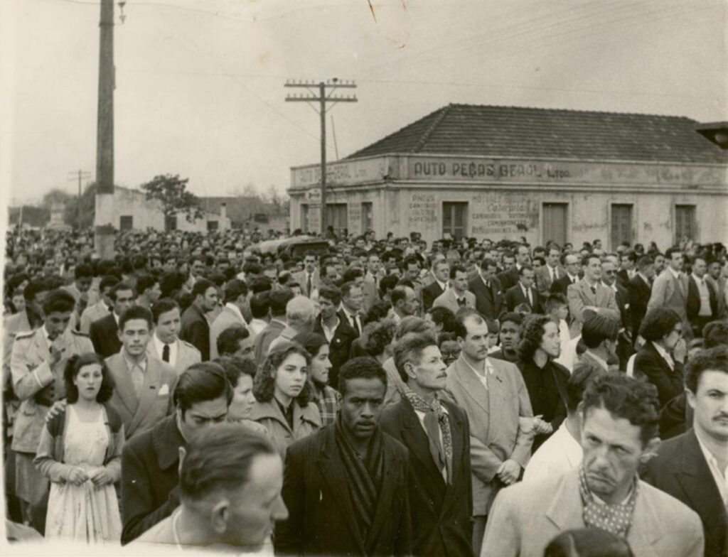 Confira fotografias em alta resolução do velório e do enterro de Getúlio Vargas 2