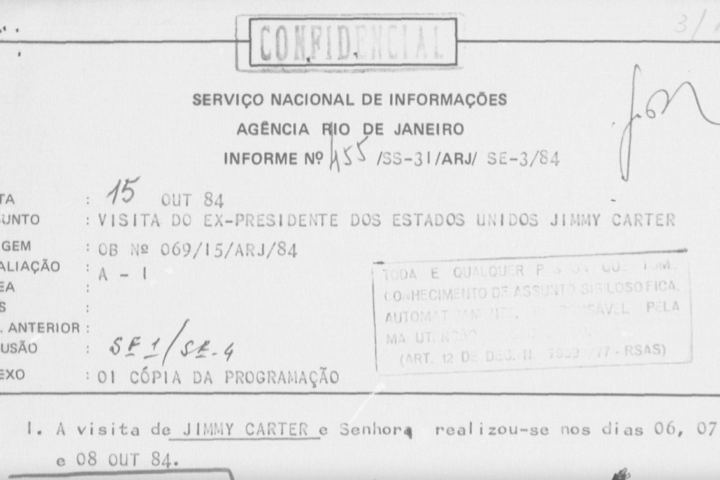 Documento do SNI tem 12 páginas. A foto é um extrato do documento, que tem 12 páginas no total.