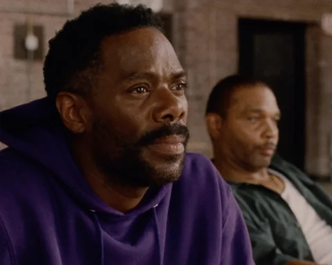 O ator Colman Domingo, de casaco roxo. Ele é protagonista em Sing Sing.